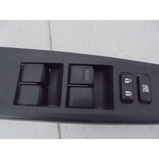 BUTOANE GEAMURI ELECTRICE STANGA FATA TOYOTA YARIS AN 2012-2016 BUTOANE GEAMURI ELECTRICE STANGA FATA TOYOTA YARIS AN 2012-2016