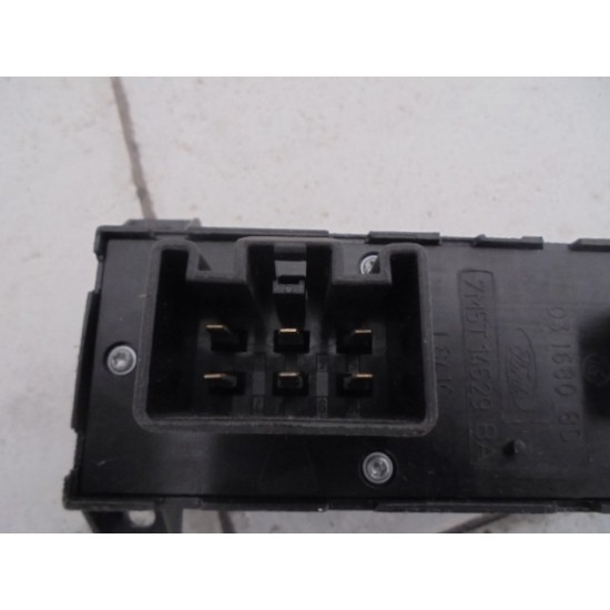 BUTOANE GEAMURI ELECTRICE STANGA FATA FORD FOCUS AN 2005-2011 BUTOANE GEAMURI ELECTRICE STANGA FATA FORD FOCUS AN 2005-2011