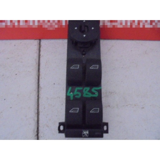 BUTOANE GEAMURI ELECTRICE STANGA FATA FORD FOCUS AN 2005-2011 BUTOANE GEAMURI ELECTRICE STANGA FATA FORD FOCUS AN 2005-2011
