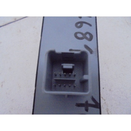 BUTOANE GEAMURI ELECTRICE STANGA FATA VOLKSWAGEN POLO AN 2009-2016 BUTOANE GEAMURI ELECTRICE STANGA FATA VOLKSWAGEN POLO AN 2009-2016