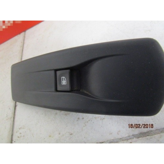 BUTON GEAM ELECTRIC DREAPTA FATA RENAULT MEGANE 2009-2013 BUTON GEAM ELECTRIC DREAPTA FATA RENAULT MEGANE 2009-2013