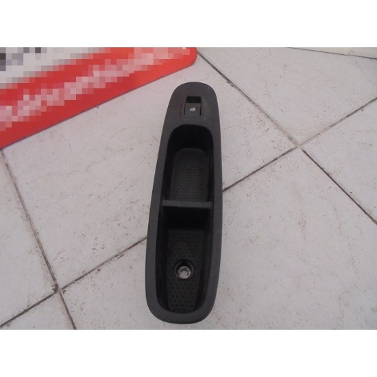 BUTON GEAM ELECTRIC DREAPTA FATA LANCIA YPSILON 2010-2018 BUTON GEAM ELECTRIC DREAPTA FATA LANCIA YPSILON 2010-2018