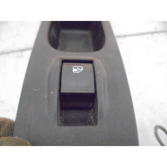 BUTON GEAM ELECTRIC DREAPTA FATA LANCIA YPSILON 2010-2018 BUTON GEAM ELECTRIC DREAPTA FATA LANCIA YPSILON 2010-2018