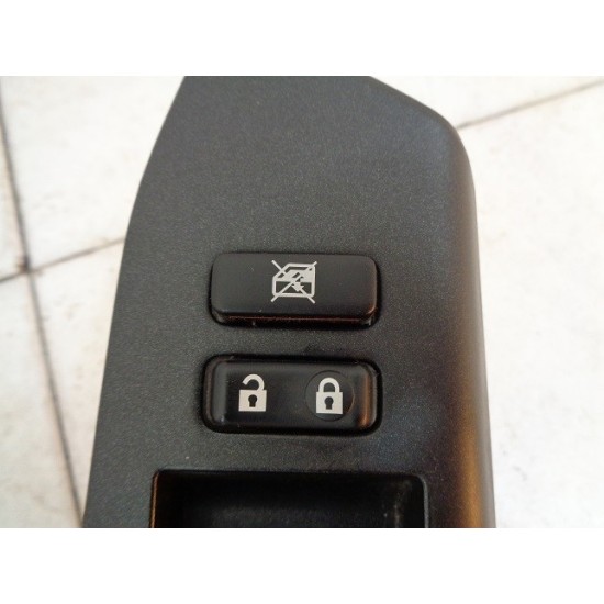 BUTOANE GEAMURI ELECTRICE STANGA FATA TOYOTA RAV4 2013-2018 BUTOANE GEAMURI ELECTRICE STANGA FATA TOYOTA RAV4 2013-2018