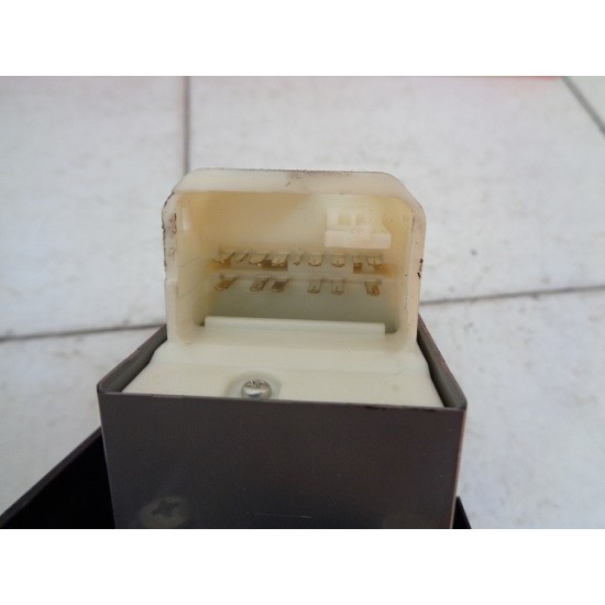 BUTOANE GEAMURI ELECTRICE STANGA FATA TOYOTA RAV4 2013-2018 BUTOANE GEAMURI ELECTRICE STANGA FATA TOYOTA RAV4 2013-2018