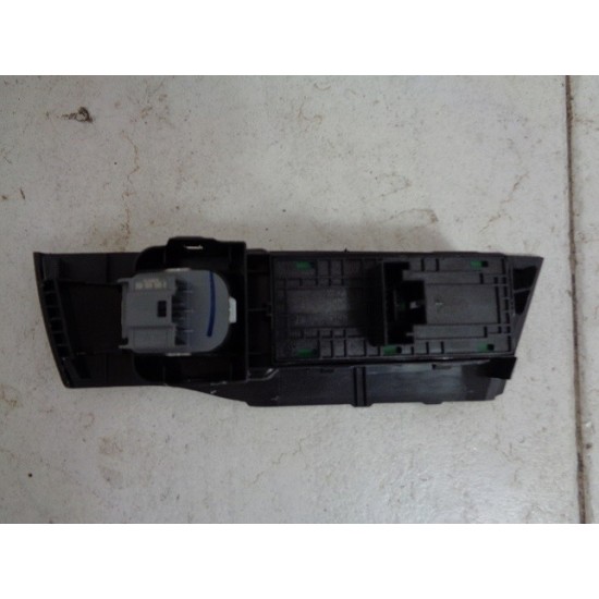 BUTOANE GEAMURI ELECTRICE STANGA FATA VW POLO 2017-2020 BUTOANE GEAMURI ELECTRICE STANGA FATA VW POLO 2017-2020