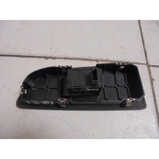 BUTON GEAM ELECTRIC DREAPTA FATA BMW SERIA 1 AN 2004-2011 BUTON GEAM ELECTRIC DREAPTA FATA BMW SERIA 1 AN 2004-2011