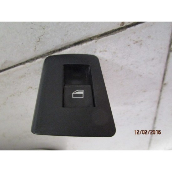 BUTON GEAM ELECTRIC DREAPTA SPATE BMW X5 AN 2000-2007 BUTON GEAM ELECTRIC DREAPTA SPATE BMW X5 AN 2000-2007