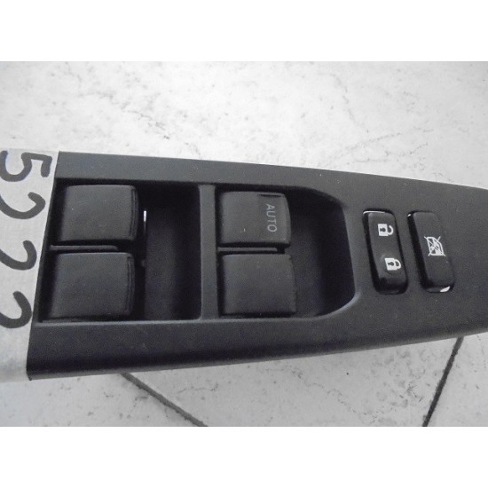 BUTOANE GEAMURI ELECTRICE STANGA FATA TOYOTA YARIS 2012-2017 BUTOANE GEAMURI ELECTRICE STANGA FATA TOYOTA YARIS 2012-2017