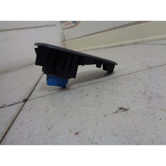 BUTON GEAM ELECTRIC DREAPTA FATA RENAULT MASTER 2010-2020 BUTON GEAM ELECTRIC DREAPTA FATA RENAULT MASTER 2010-2020