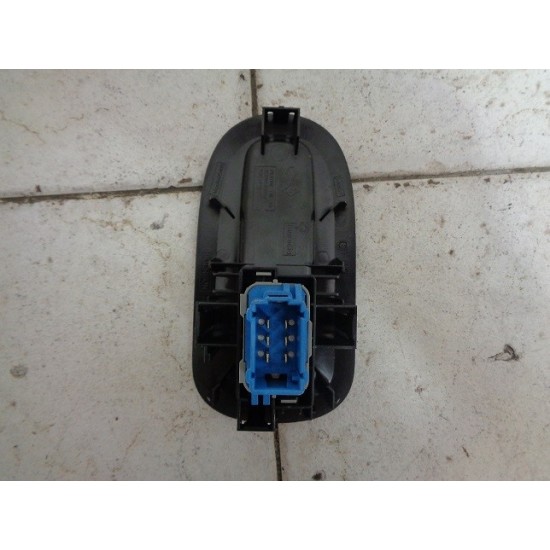 BUTON GEAM ELECTRIC DREAPTA FATA RENAULT MASTER 2010-2020 BUTON GEAM ELECTRIC DREAPTA FATA RENAULT MASTER 2010-2020