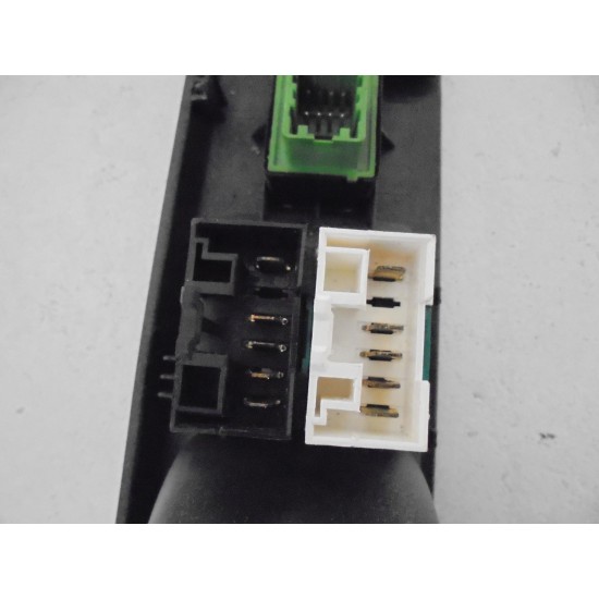 BUTOANE GEAMURI ELECTRICE STANGA FATA FIAT IDEA 2004-2010 BUTOANE GEAMURI ELECTRICE STANGA FATA FIAT IDEA 2004-2010