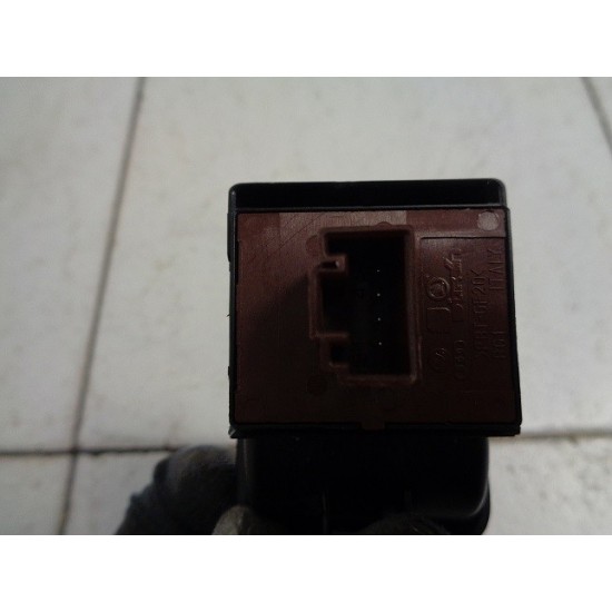 BUTOANE GEAMURI ELECTRICE STANGA FATA VW POLO 2009-2019 BUTOANE GEAMURI ELECTRICE STANGA FATA VW POLO 2009-2019