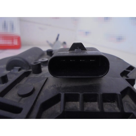 ANSAMBLU STERGATOARE MERCEDES CLASA E 2009-2013 ANSAMBLU STERGATOARE MERCEDES CLASA E 2009-2013